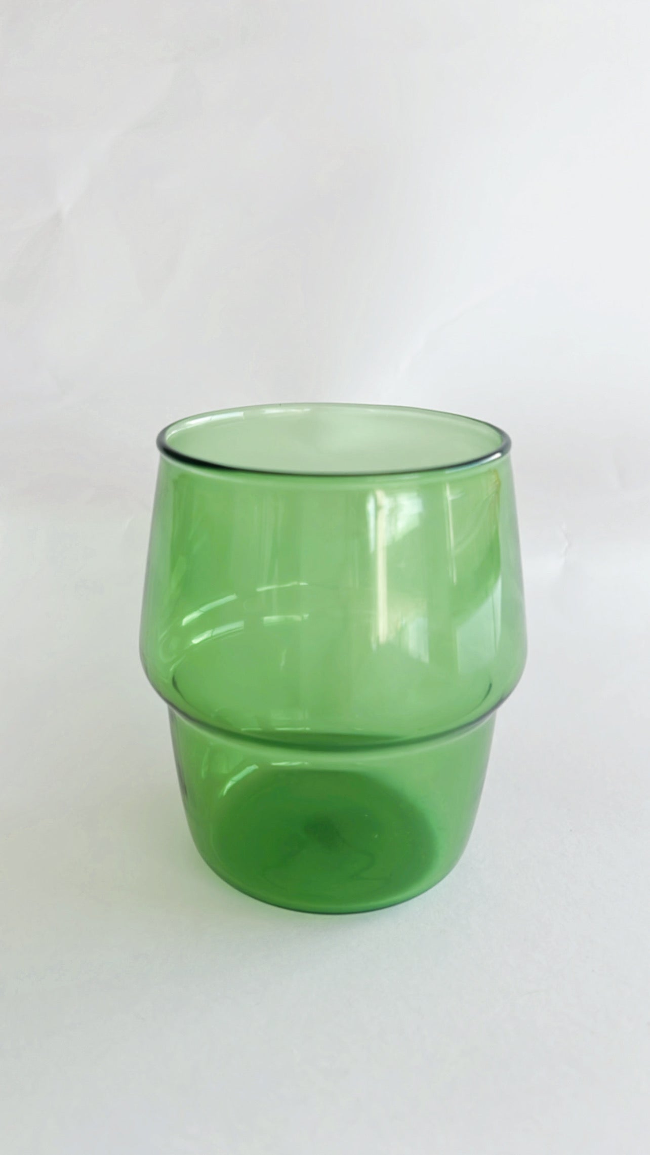 Willow glass tumbler is available in variety of colours